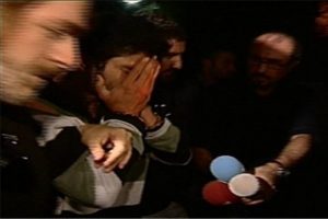 Hırsız baltayı taşa vurdu!