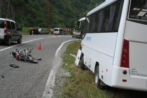 Rize'de feci kaza: 1 &ouml;l&uuml;, 6 yaralı