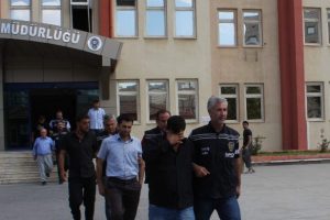 Dolandırıcılık su&ccedil;undan 5 kişi yakalandı