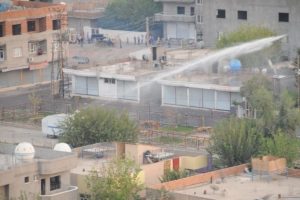 Kadınların izinsiz y&uuml;r&uuml;y&uuml;ş&uuml;ne polis m&uuml;dahale etti