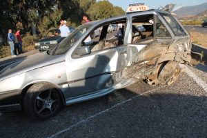 İzmir'de trafik kazaları: 1 &ouml;l&uuml;, 6 yaralı
