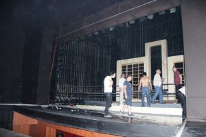 Opera provasında sahne yandı