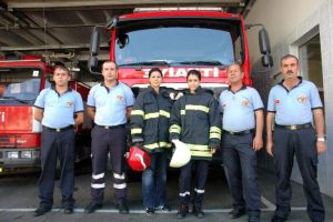 Bunlar da g&ouml;n&uuml;ll&uuml; bayan itfaiyeciler