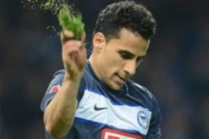 Yıldız futbolcu hırsızlıktan tutuklandı