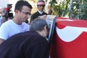 5 bin kişi şehit er Mustafa'yı uğurladı
