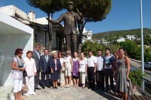 Sanat g&uuml;neşi Bodrum'da anılıyor