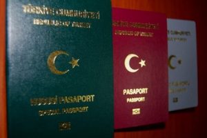 Bir &uuml;lkeyle daha vize kalktı