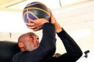 U&ccedil;akta basket attı