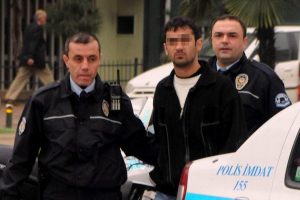 Tek bilezik i&ccedil;in dehşet sa&ccedil;an katil damada ibretlik ceza