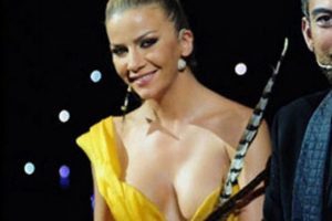Ivana'nın dekoltesi gecenin sihiriydi