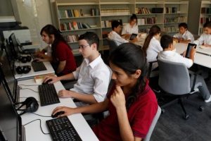 Borusan'dan Umurbey Anadolu Sağlık Meslek Lisesi'ne k&uuml;t&uuml;phane