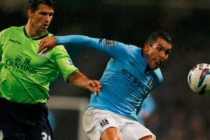 City evinde &ccedil;arpıldı!