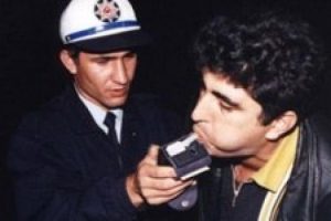 S&uuml;r&uuml;c&uuml;lere uyuşturucu testi geliyor