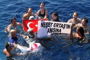 'Neşet Ertaş' anısına d&uuml;nya rekoru