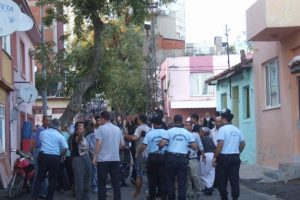 Bandırma'da bı&ccedil;aklı kavga: 3 yaralı