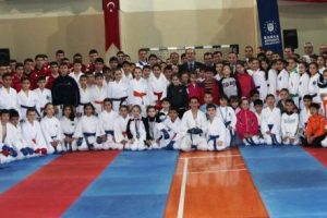 Karateciler nefes kesti