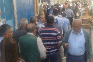 Erdoğan a&ccedil;ıkladı vatandaş kuyruğa girdi