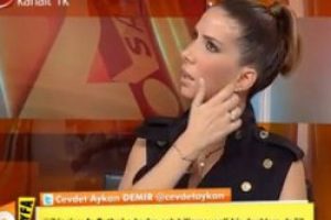 Tuğba &Ouml;zerk'ten &Uuml;mit &Ouml;zat'a destek