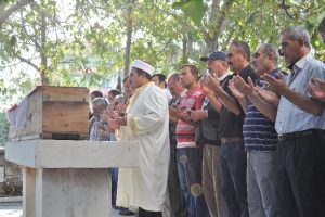 Ş&uuml;pheli &ouml;l&uuml;m yasa boğdu