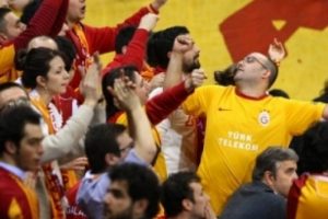 G.Saray'da bilet &ccedil;ılgınlığı!