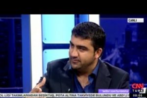 Simge Temmuz-Ağustos ayında g&uuml;nde 2 bikini değiştirirken...