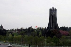 &Ouml;zal'ın mezarında hareketlilik