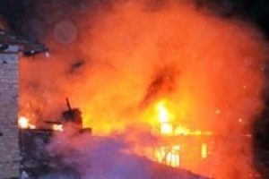 Tecav&uuml;zc&uuml;s&uuml;n&uuml; &ouml;ld&uuml;ren kadına darbe