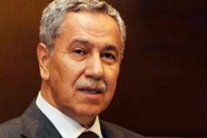 Arın&ccedil;: Başka arkadaşlarımın &ouml;n&uuml;ne ge&ccedil;mem