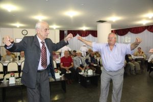 Huzurevinde doğum g&uuml;n&uuml; s&uuml;rprizi