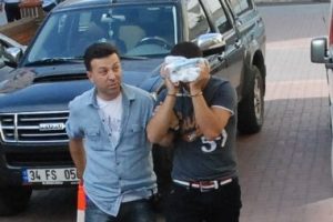 Polisin ş&uuml;phesi hırsızı yakalattı