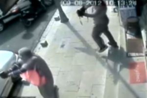 Kuyumcu soygunu operasyonu kamerada