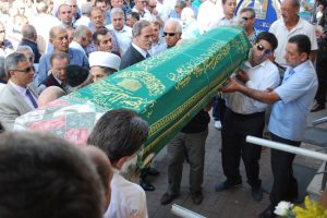 Akt&uuml;rk kayınvalidesini kaybetti