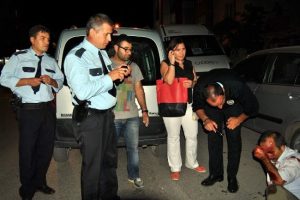 Lastiği kontrol etmek isterken darp edildi