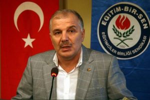 "&Ouml;ğretmenlere ek &ouml;demenin verilmesi gerekiyor"