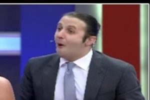 Eşimi 24 saat internetten takip ediyorum