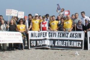 Karacabey'de ''Nil&uuml;fer &Ccedil;ayı Temiz Aksın'' y&uuml;r&uuml;y&uuml;ş&uuml;