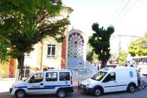 G&uuml;peg&uuml;nd&uuml;z cami soygunu