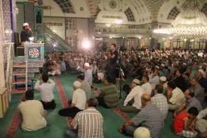 D&uuml;nya şampiyonu hafızlardan Kur'an ziyafeti
