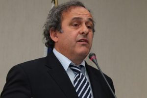 Platini'nin EURO2020 i&ccedil;in &ccedil;ılgın fikri!