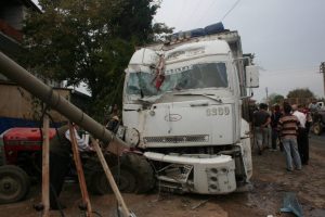 Ayak &uuml;st&uuml; sohbet &ouml;l&uuml;mden kurtardı