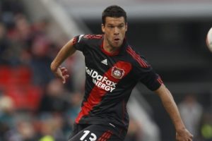 Ballack futbolu bıraktı!
