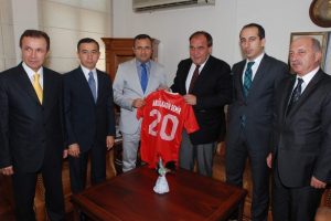 Galatasaray'ın şansı s&uuml;r&uuml;yor