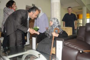 Başkan Aktaş'tan huzurevine ziyaret
