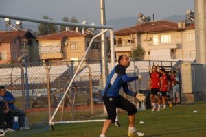 Fethiyespor kaptanın biletini kesti