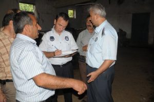 Şehir i&ccedil;inde kurbanlık satanlara uyarı