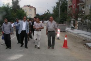 İneg&ouml;l'&uuml;n kaldırımları yenileniyor