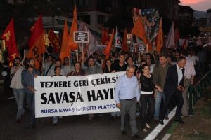 Yağmur altında "tezkere" protestosu