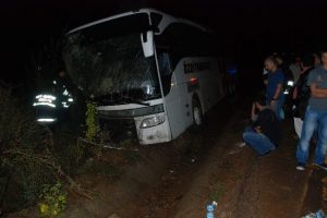 Kontrolden &ccedil;ıkan otob&uuml;s şarampole girdi