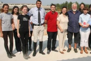 At arabasıyla Hollanda'dan Bursa'ya geldi