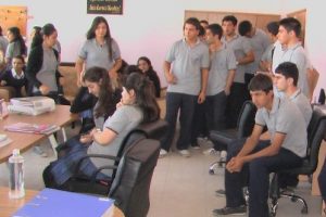 Minib&uuml;sten inerken d&uuml;şen gen&ccedil; kız hayatını kaybetti
